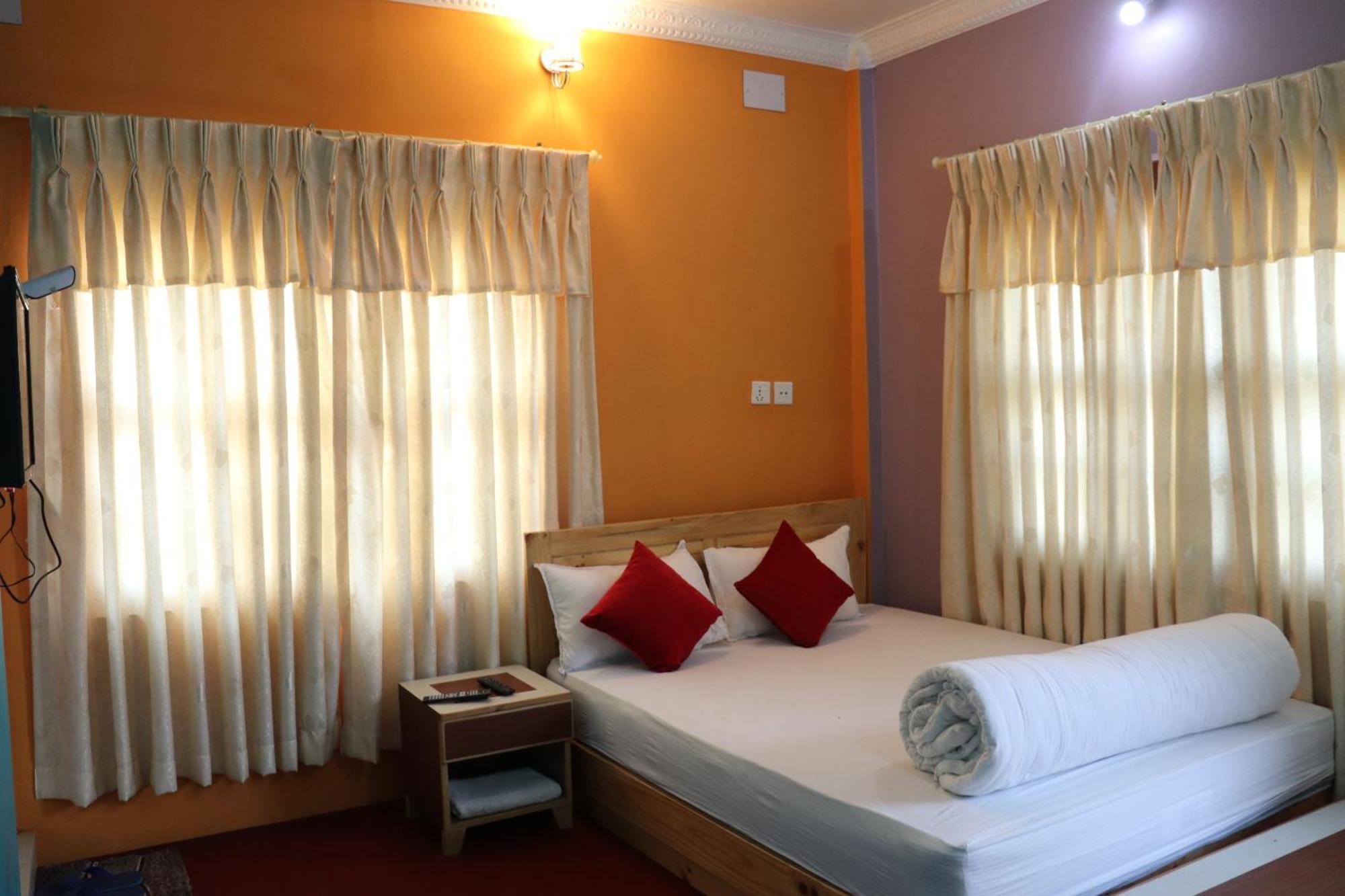 Hotel Young'S Stupa Ranipauwa Экстерьер фото