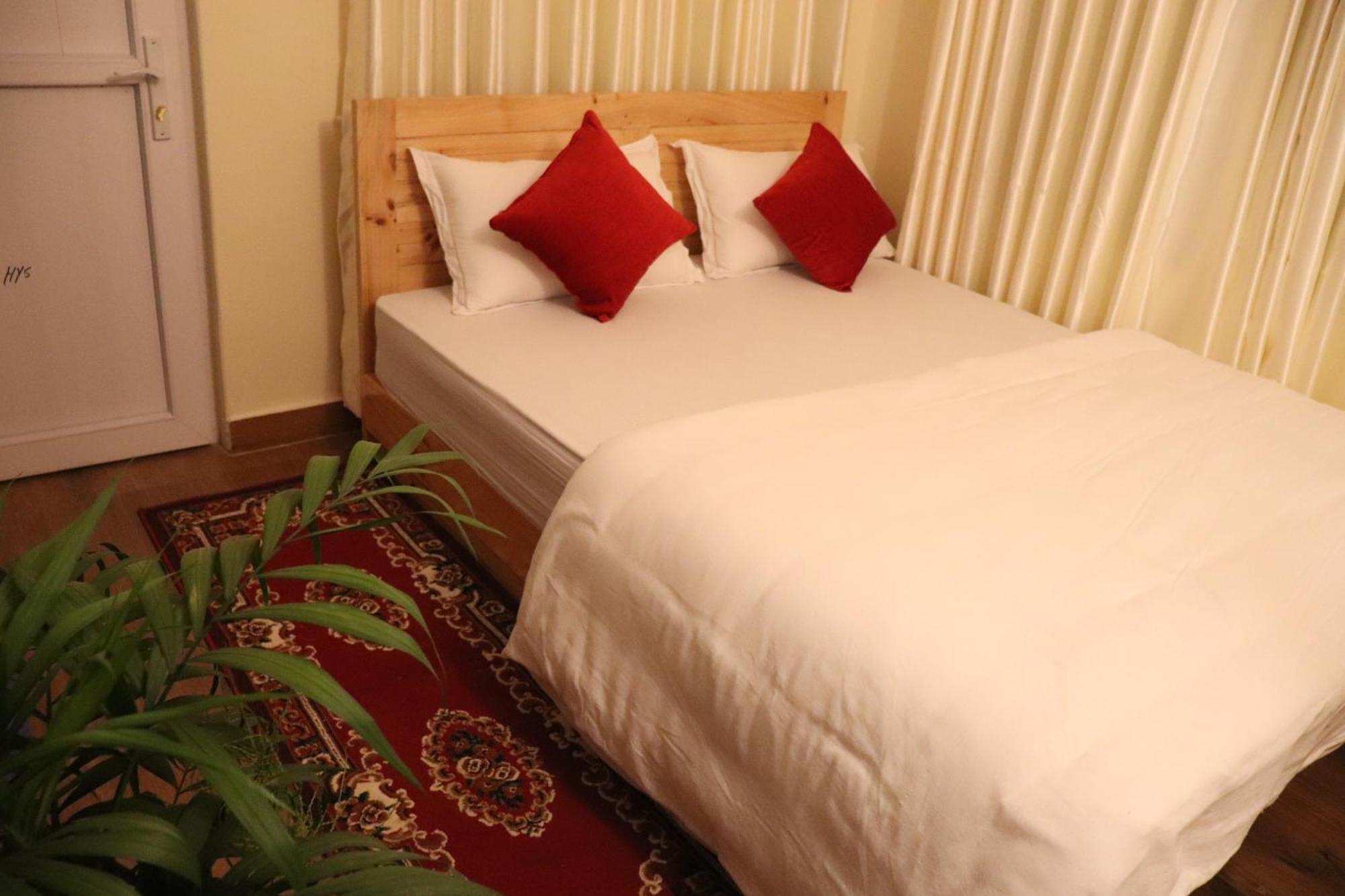 Hotel Young'S Stupa Ranipauwa Экстерьер фото
